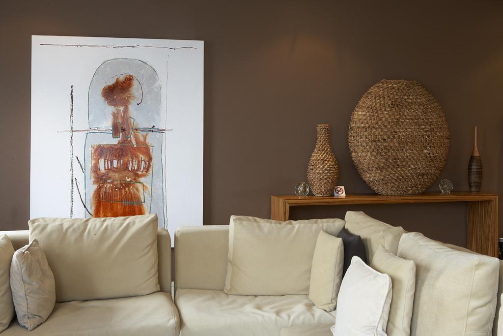 Marine Square Luxury Suites Херманус Екстериор снимка