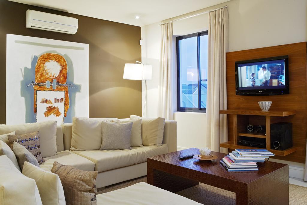 Marine Square Luxury Suites Херманус Екстериор снимка