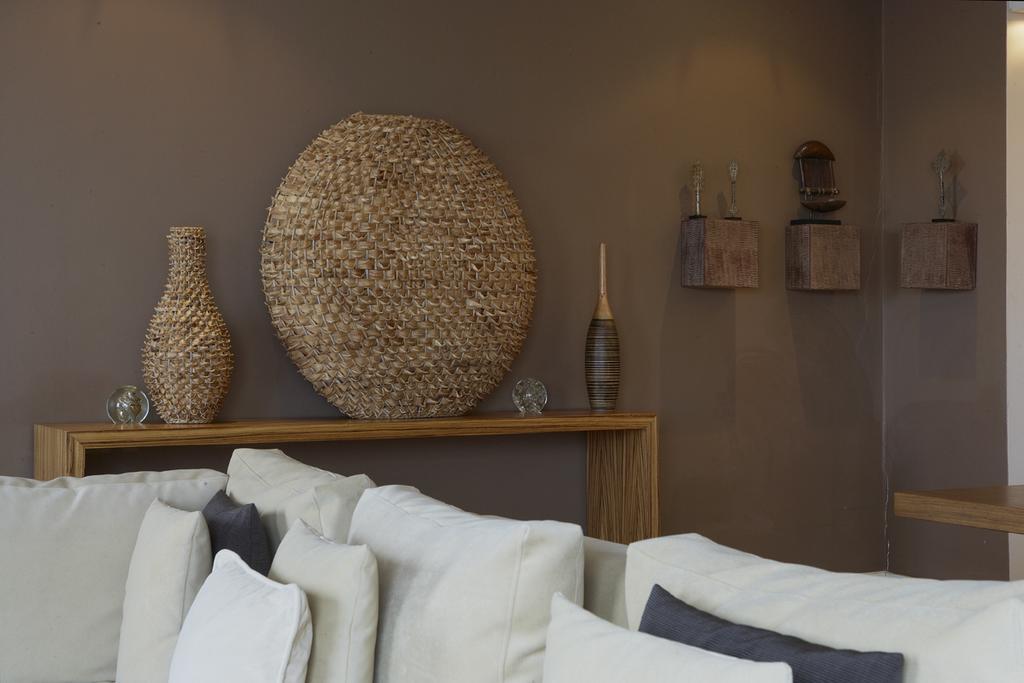Marine Square Luxury Suites Херманус Екстериор снимка