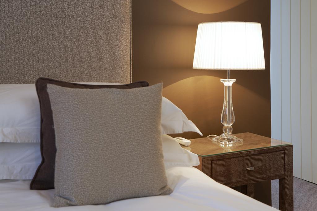 Marine Square Luxury Suites Херманус Екстериор снимка