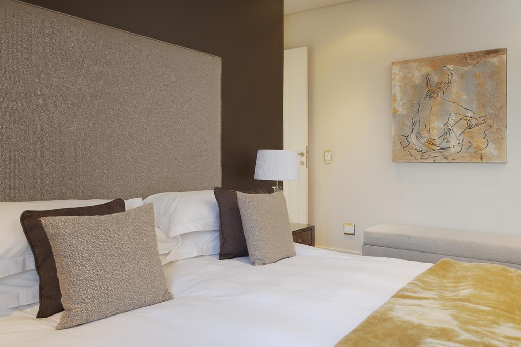 Marine Square Luxury Suites Херманус Екстериор снимка