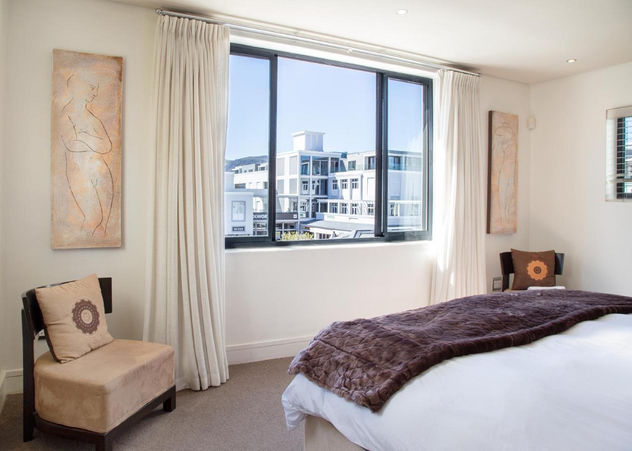 Marine Square Luxury Suites Херманус Екстериор снимка