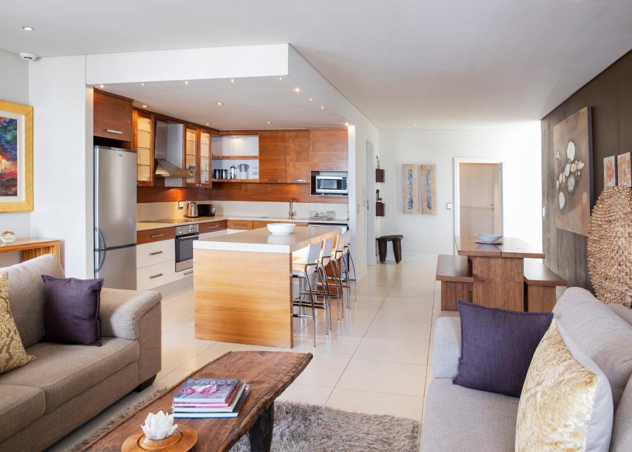 Marine Square Luxury Suites Херманус Екстериор снимка